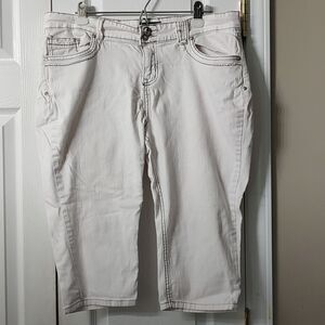 Jane Doe white cropped capris  Sz 18 EUC
